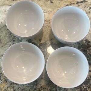 Set of 4 Juliska Berry and Thread white cereal/soup bowls.